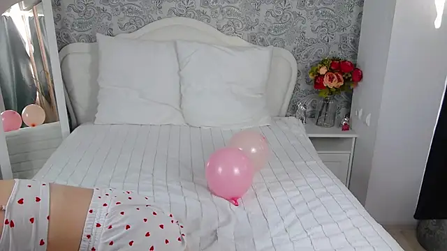 MollyBrams online show from 09-28-25, 04:07