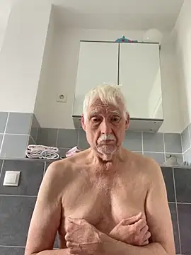 Steffibi1954 online show from 10-31-25, 12:17