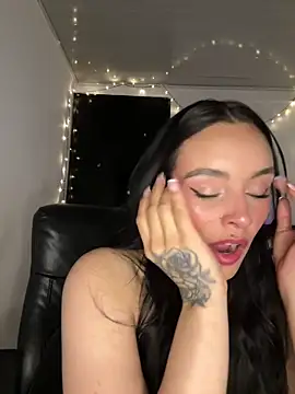 salome polaniiee online show from 02-12-25, 08:38