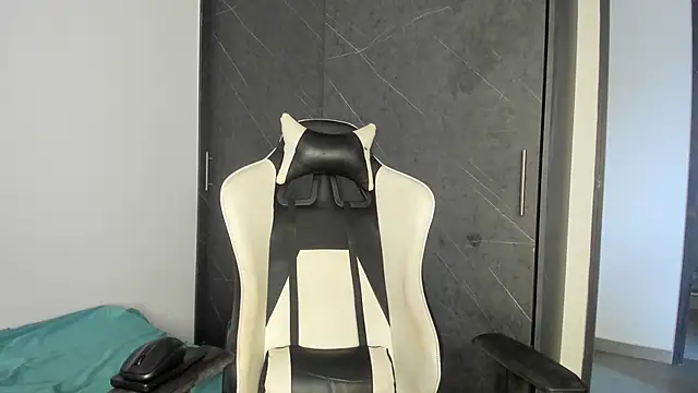 chloe ebony  online show from 11-16-25, 07:52