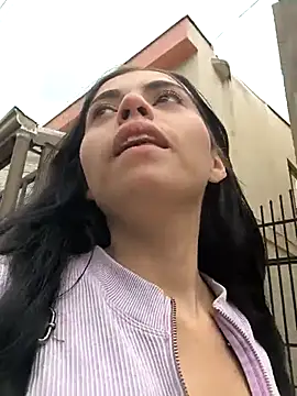 i am nina  online show from 02-09-25, 04:18