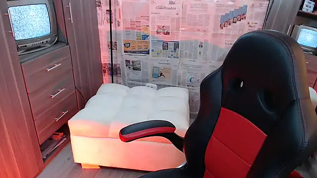 i am nina  online show from 02-10-25, 09:04