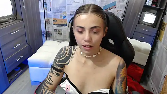 i am nina  online show from 02-13-25, 11:15