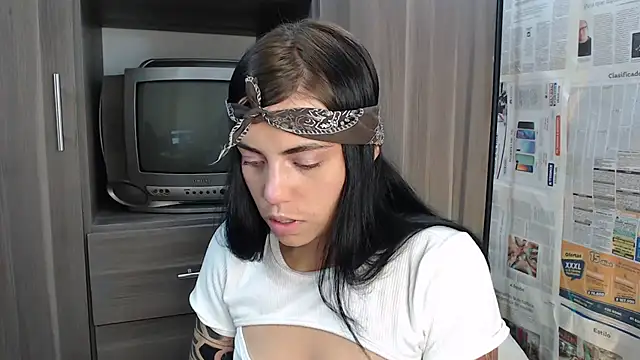 i am nina  online show from 02-26-25, 02:15