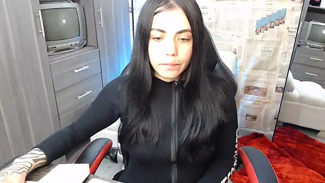 i am nina  online show from 09-10-25, 03:39