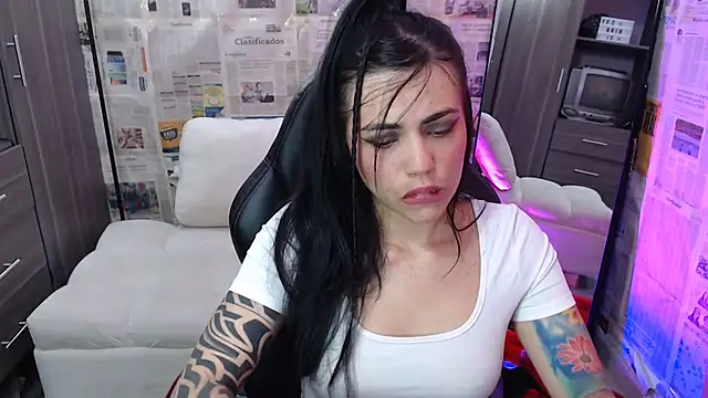 i am nina  online show from 10-23-25, 09:57