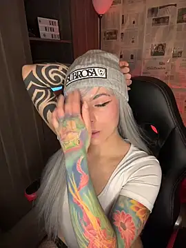 i am nina  online show from 03-26-26, 03:12