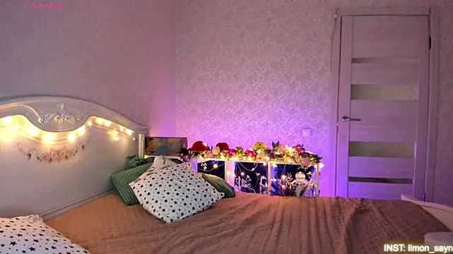 LillyMoure  online show from 04-18-26, 11:16