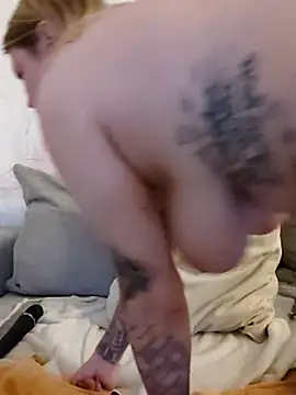 Snapshot of SexyDreamercouple89 chatting on 09-21-25, 05:20 SexyDreamercouple89 online show from 09-21-25, 05:20