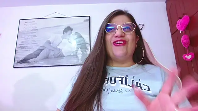 Snapshot of Amelie_Rousell chatting on 10-21-25, 10:21 Amelie Rousell online show from 10-21-25, 10:21