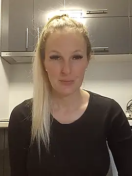 MaviePearl online show from 01-24-25, 08:23