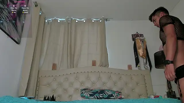 Snapshot of Adams_ricci chatting on 02-20-25, 12:36 Adams ricci online show from 02-20-25, 12:36