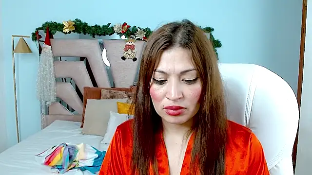 Snapshot of sophia_hadid chatting on 12-24-24, 05:34 sophia hadid online show from 12-24-24, 05:34