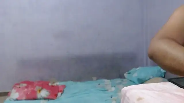 Snapshot of sexy_couple29 chatting on 12-06-24, 04:14 sexy couple29 online show from 12-06-24, 04:14