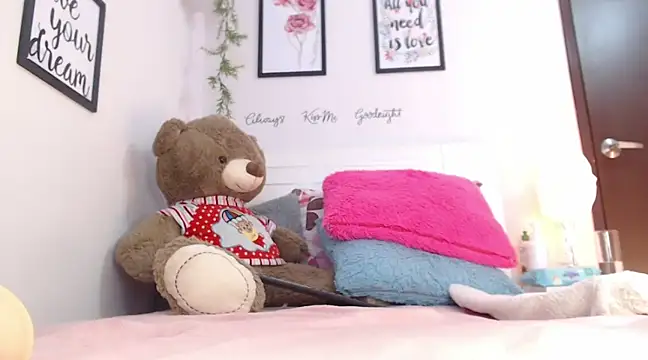 Snapshot of Joliet chatting on 02-04-25, 07:18 Joliet online show from 02-04-25, 07:18