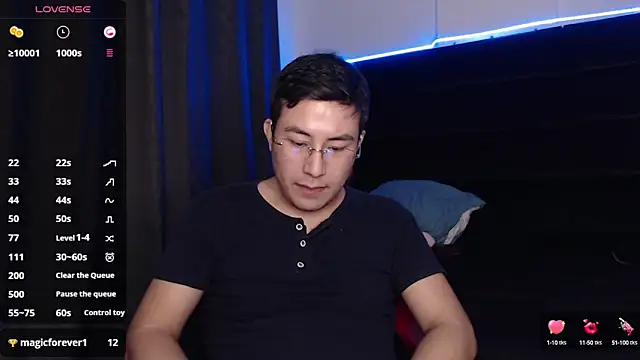 andrewmhilton  online show from 03-11-25, 04:43