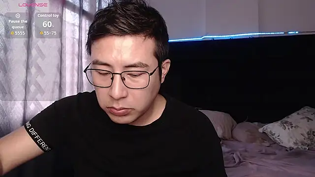 andrewmhilton  online show from 01-08-26, 04:53