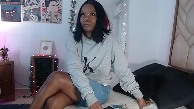 Snapshot of Kenya_Agu chatting on 12-15-24, 11:12 Kenya Agu online show from 12-15-24, 11:12