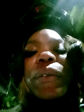 Snapshot of Kenya_Agu chatting on 01-14-25, 03:43 Kenya Agu online show from 01-14-25, 03:43