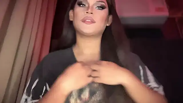 Snapshot of one_great_devine chatting on 11-14-25, 07:01 one great devine online show from 11-14-25, 07:01