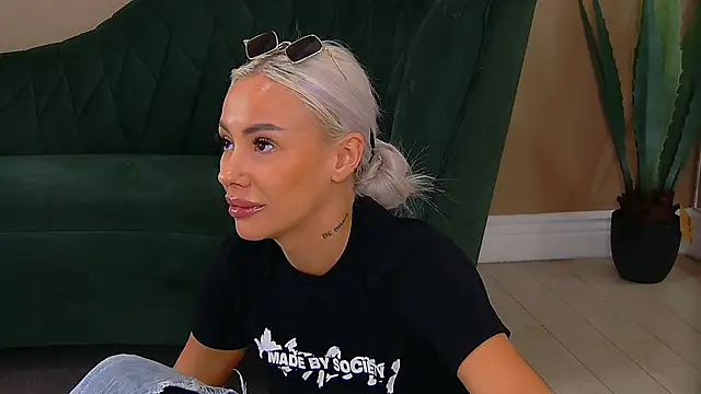 Bailey Rush online show from 09-13-25, 01:55