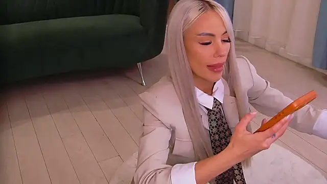 Bailey Rush online show from 04-28-26, 04:56