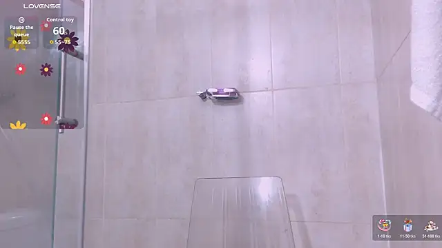 Snapshot of ElizabethBell_ chatting on 10-19-25, 03:29 ElizabethBell online show from 10-19-25, 03:29