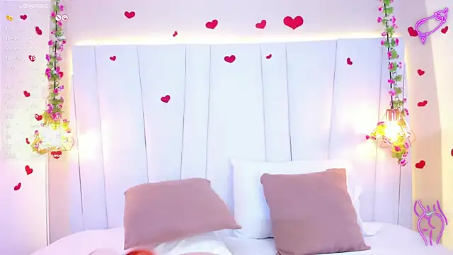 Snapshot of KiarhaTrixie chatting on 03-21-25, 02:40 KiarhaTrixie online show from 03-21-25, 02:40