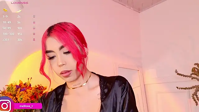 Snapshot of Mely-taylor chatting on 02-10-25, 02:08 Mely-taylor online show from 02-10-25, 02:08