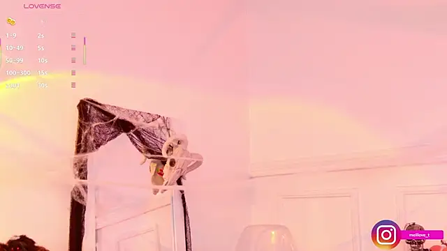 Snapshot of Mely-taylor chatting on 10-11-25, 09:57 Mely-taylor online show from 10-11-25, 09:57