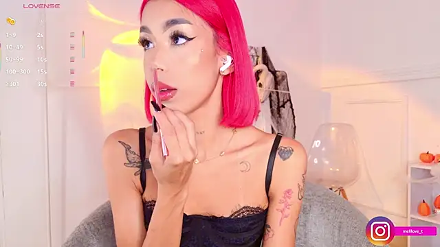 Snapshot of Mely-taylor chatting on 10-28-25, 09:06 Mely-taylor online show from 10-28-25, 09:06