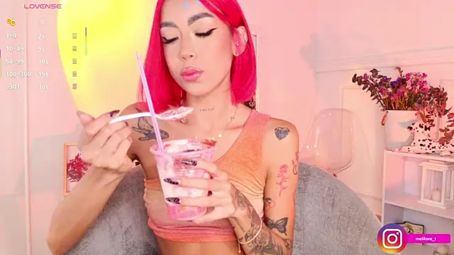 Snapshot of Mely-taylor chatting on 11-11-25, 09:15 Mely-taylor online show from 11-11-25, 09:15