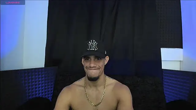jhonnysnow17 online show from 06-11-26, 12:32