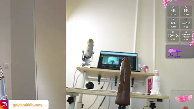 Snapshot of Miss69Ri99 chatting on 01-05-25, 04:38 Miss69Ri99 online show from 01-05-25, 04:38