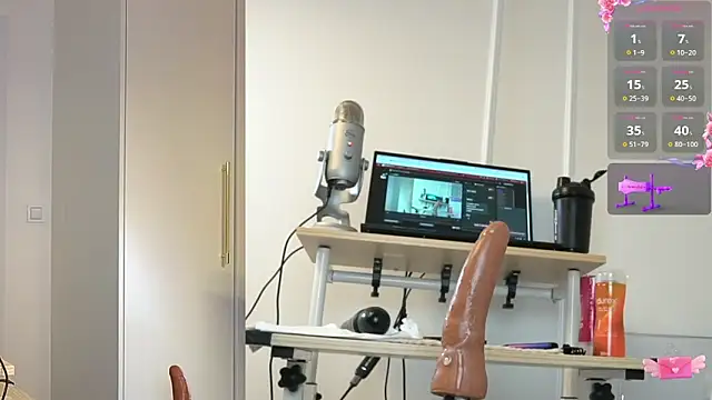 Snapshot of Miss69Ri99 chatting on 03-09-25, 11:14 Miss69Ri99 online show from 03-09-25, 11:14