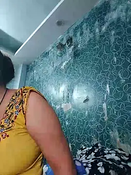 Poojabhabi101 online show from 04-17-26, 06:05