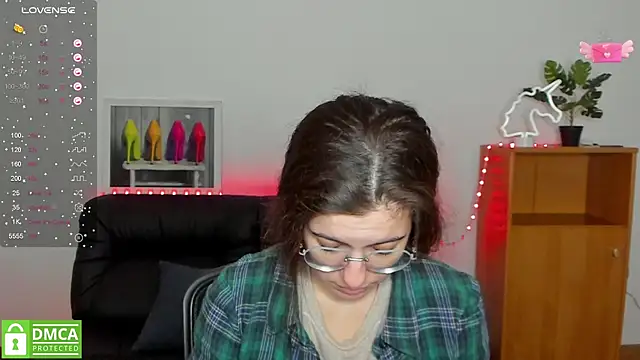 Snapshot of Aminabeatris chatting on 03-01-25, 06:35 Aminabeatris online show from 03-01-25, 06:35