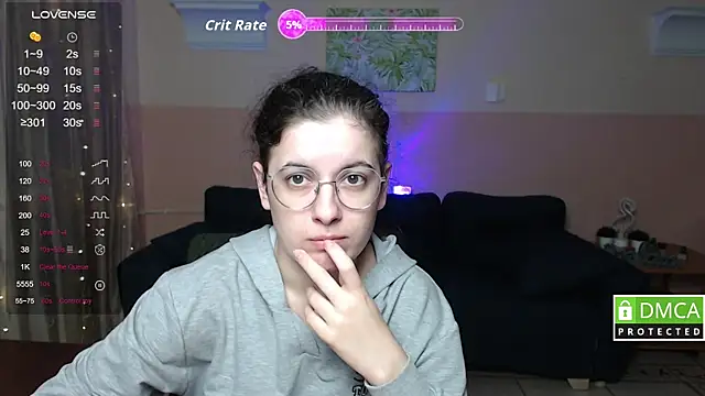 Snapshot of Aminabeatris chatting on 10-17-25, 11:24 Aminabeatris online show from 10-17-25, 11:24