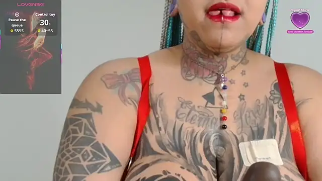 girl squiting online show from 11-22-25, 03:05