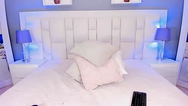 Aluna sweet online show from 01-05-25, 01:26