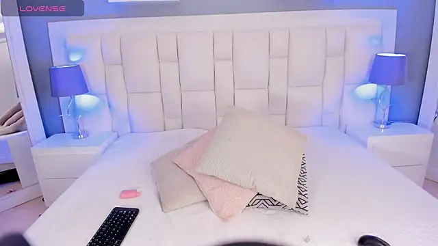 Aluna sweet online show from 03-19-25, 08:54