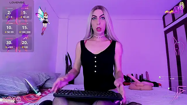 AlejandraDangerGirl online show from 10-15-25, 01:22