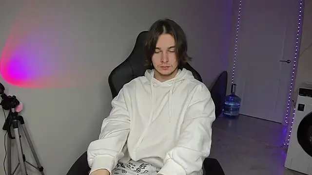 Vincent Strong online show from 12-10-24, 07:47