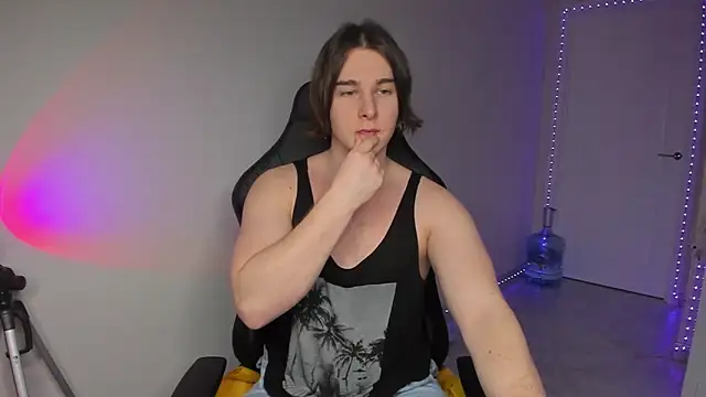 Vincent Strong online show from 12-27-24, 08:13