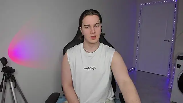 Vincent Strong online show from 02-03-25, 02:02