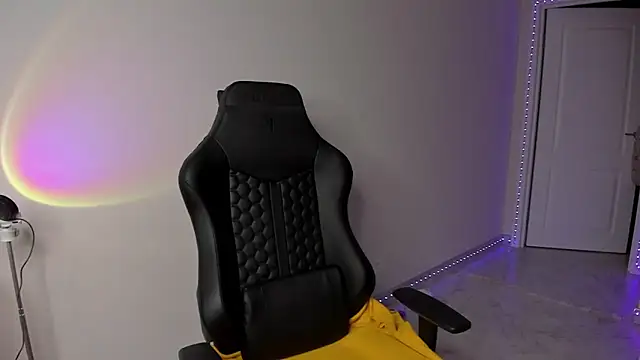 Vincent Strong online show from 03-02-25, 01:26