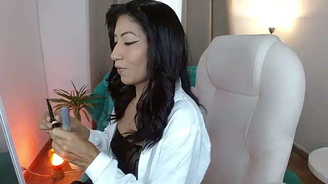 sofia perez    online show from 02-13-25, 08:03