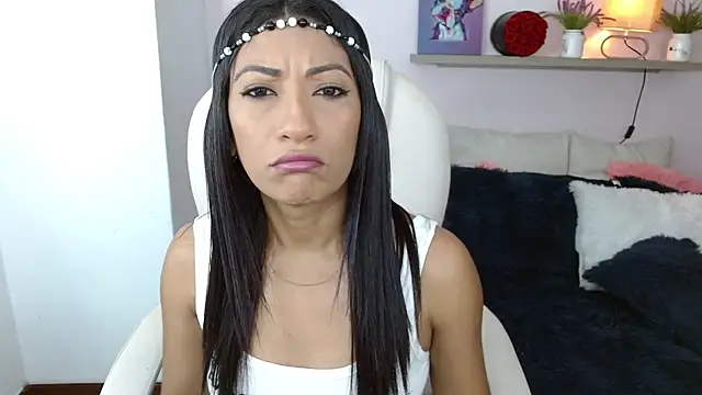 sofia perez    online show from 03-06-25, 07:43