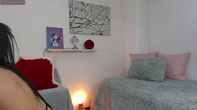 sofia perez    online show from 11-18-25, 07:40