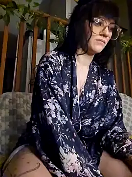 Snapshot of anyalikestosuck chatting on 12-11-24, 01:39 anyalikestosuck online show from 12-11-24, 01:39